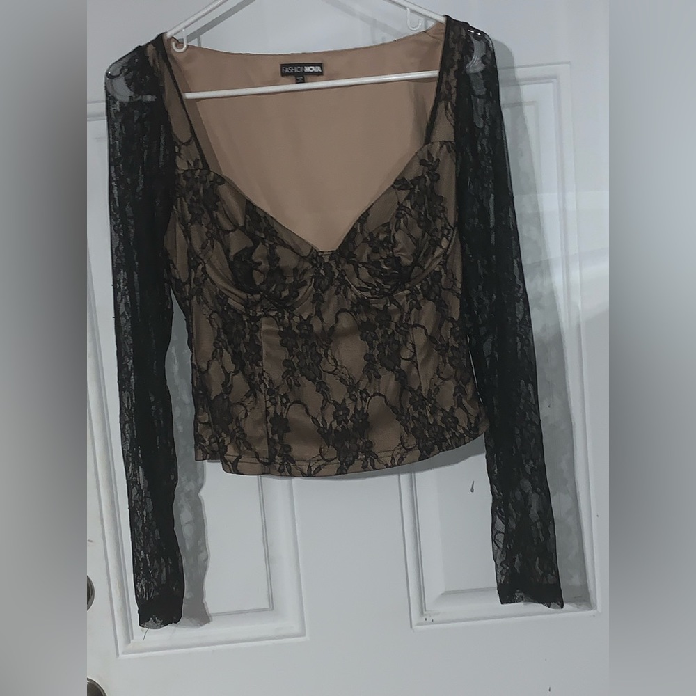 Lace cropped top